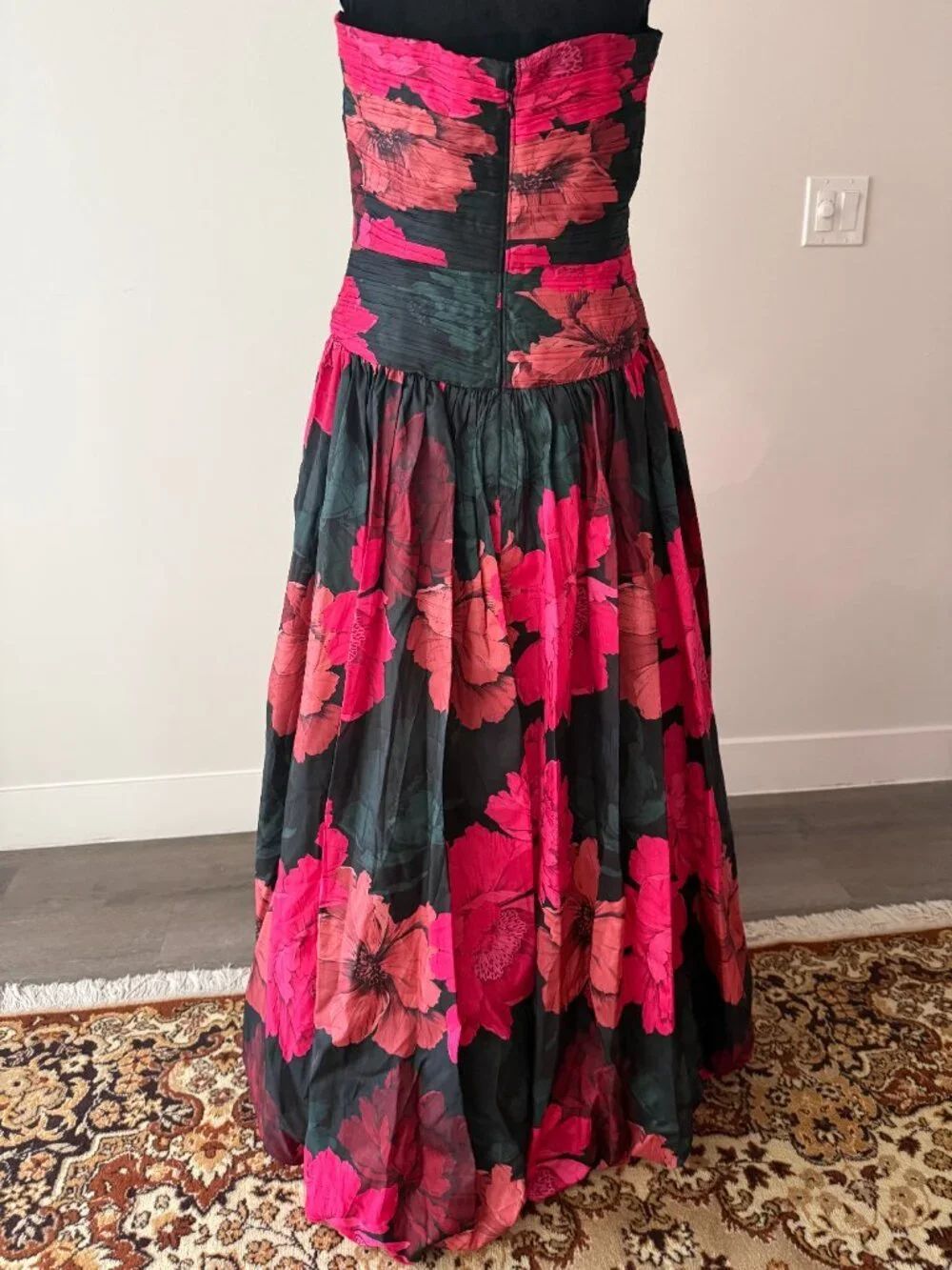 Georgina Pleated Strapless Gown - Size 8 - Picture 7 of 8